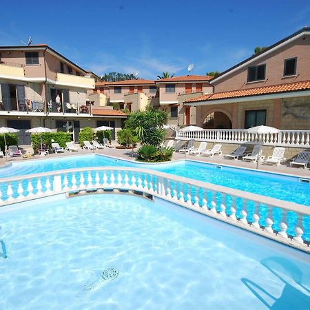 Residence Il Borgo Tortoreto Eksteriør billede