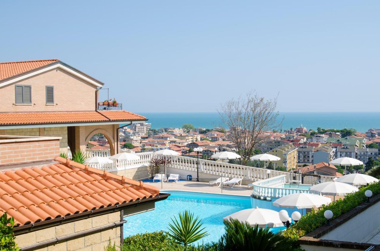 Residence Il Borgo Tortoreto Eksteriør billede