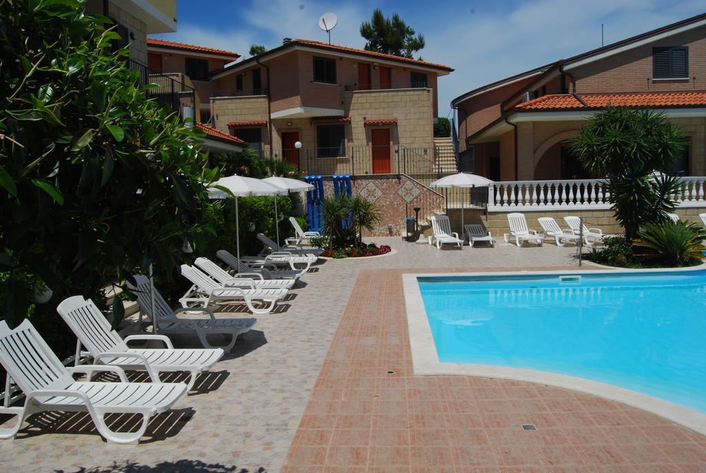 Residence Il Borgo Tortoreto Eksteriør billede