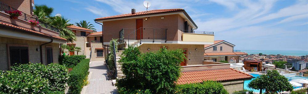 Residence Il Borgo Tortoreto Eksteriør billede