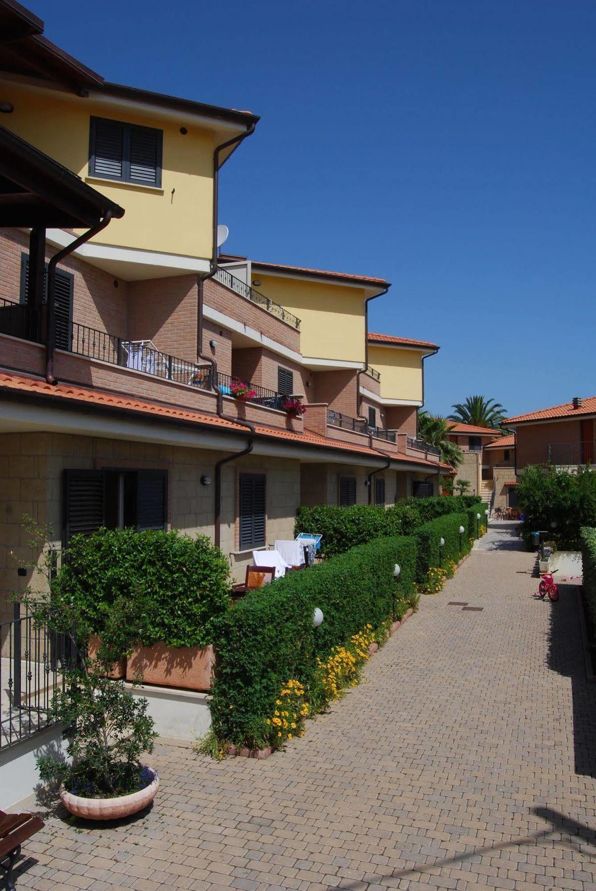 Residence Il Borgo Tortoreto Eksteriør billede