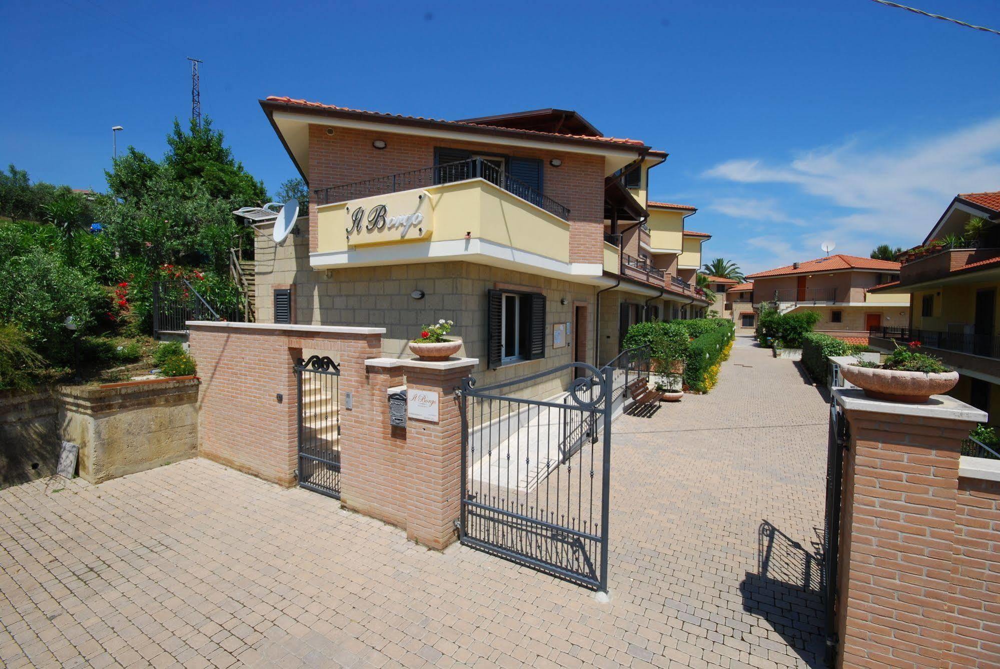 Residence Il Borgo Tortoreto Eksteriør billede