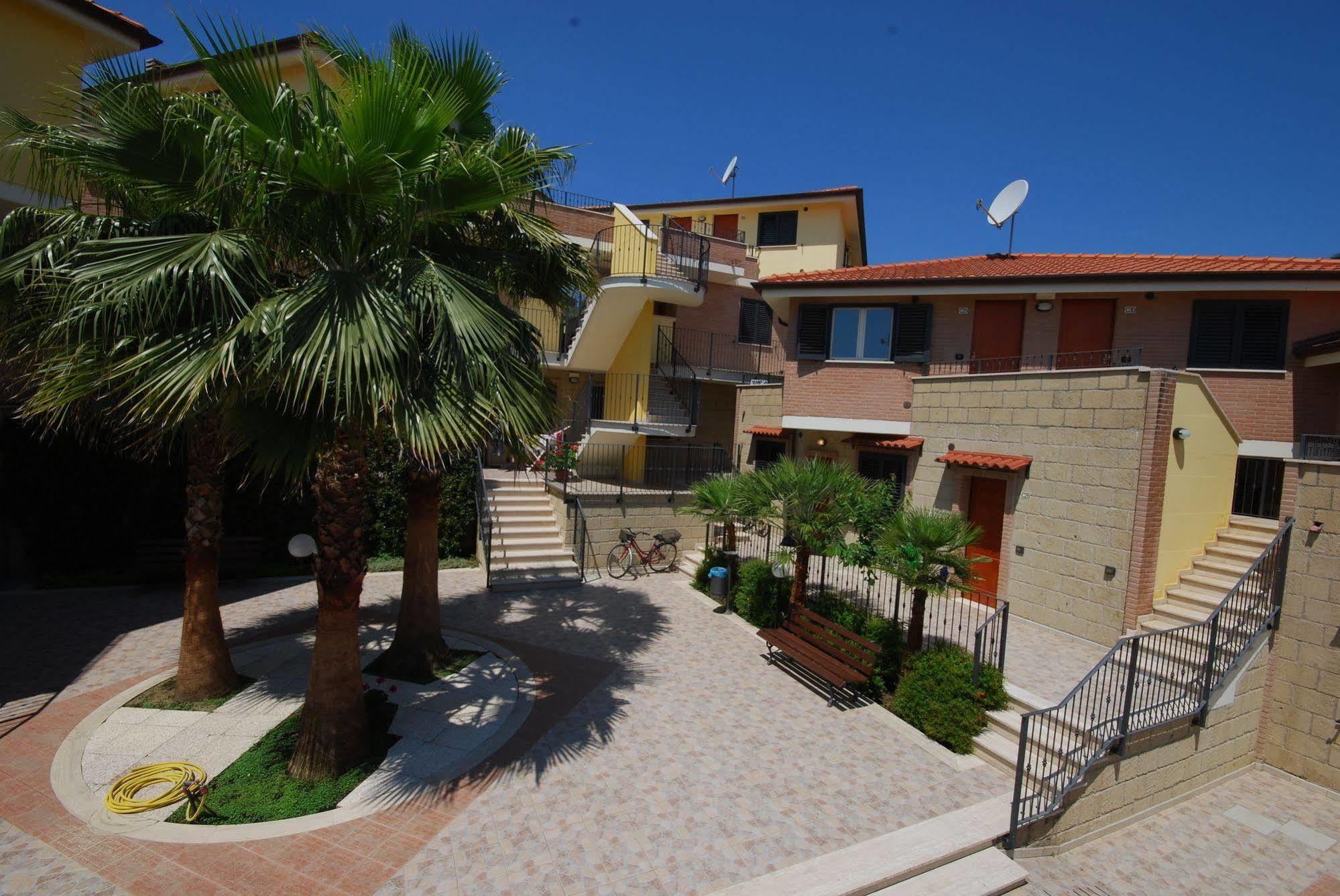 Residence Il Borgo Tortoreto Eksteriør billede
